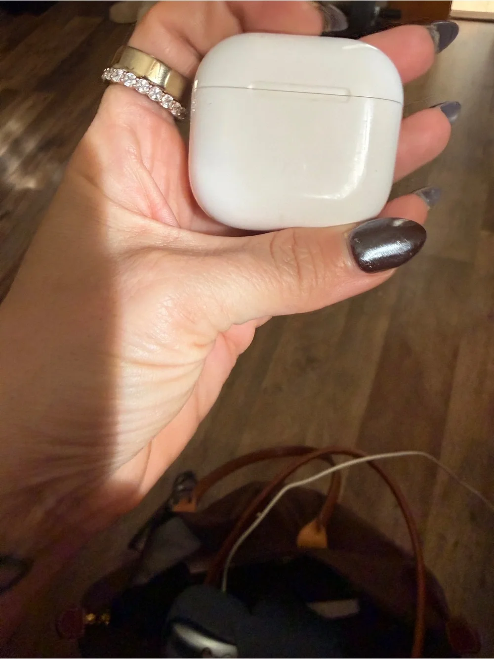 Apple compact earbuds